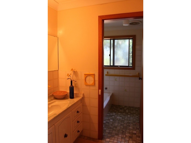 11 Bellevue Crescent, Tamworth NSW 2340