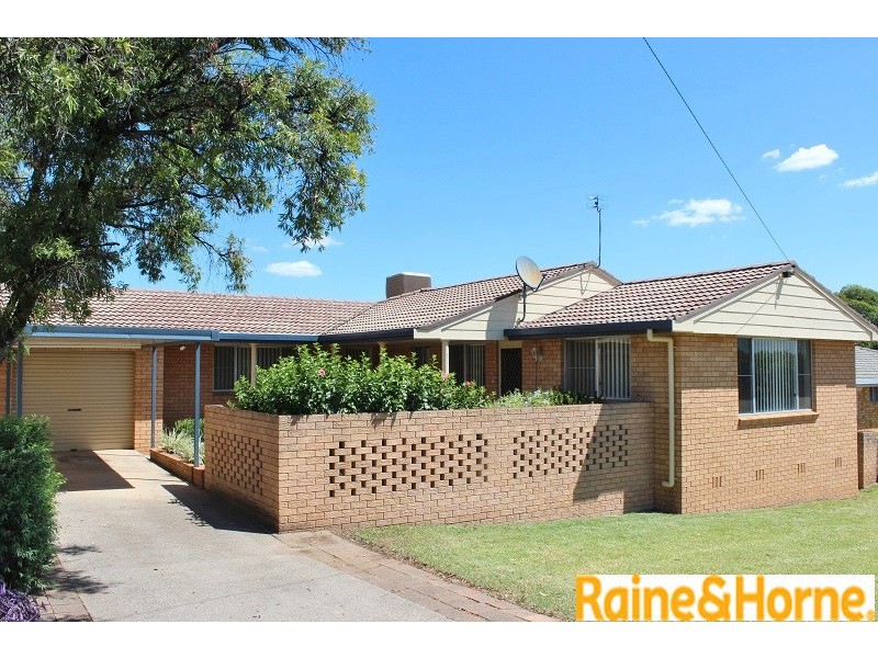 131 Hillvue Rd, Tamworth NSW 2340