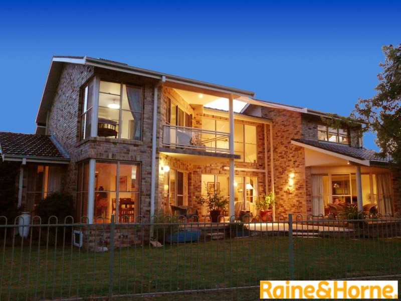 4 Cobb and Co Circuit, Tamworth NSW 2340