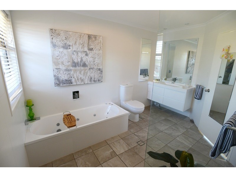 4 Cobb and Co Circuit, Tamworth NSW 2340