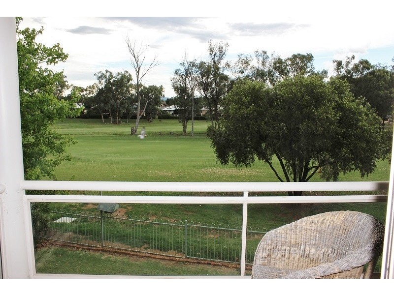4 Cobb and Co Circuit, Tamworth NSW 2340