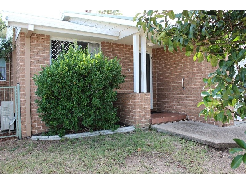 1/11 Cowper Close, Tamworth NSW 2340