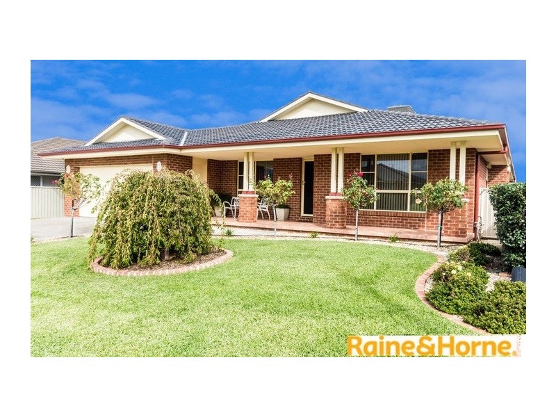 14 Kalinda Place, Tamworth NSW 2340
