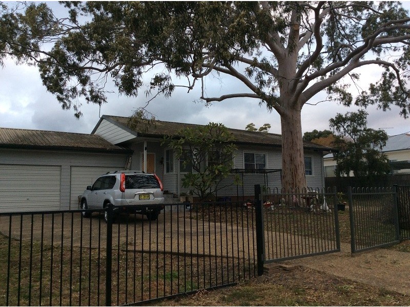9 Central Avenue, Tamworth NSW 2340