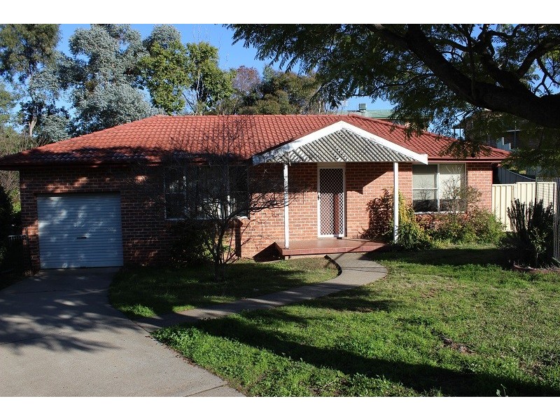 8 Wattle Close, Tamworth NSW 2340