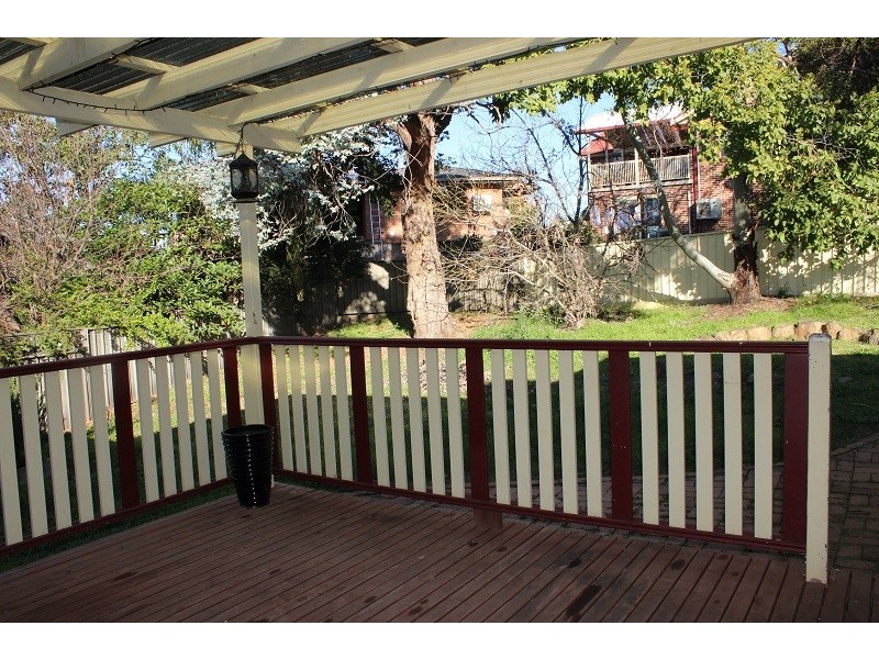 8 Wattle Close, Tamworth NSW 2340