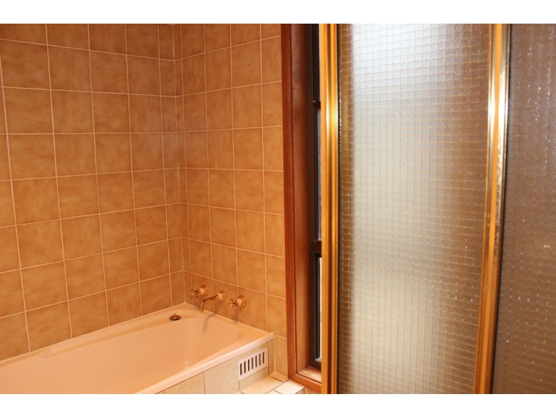 12 Allawah Street, Tamworth NSW 2340