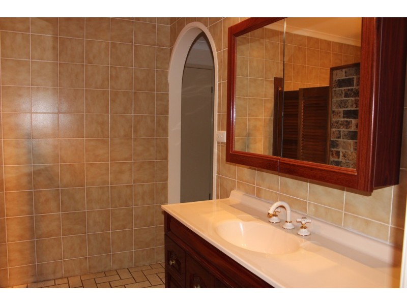 12 Allawah Street, Tamworth NSW 2340