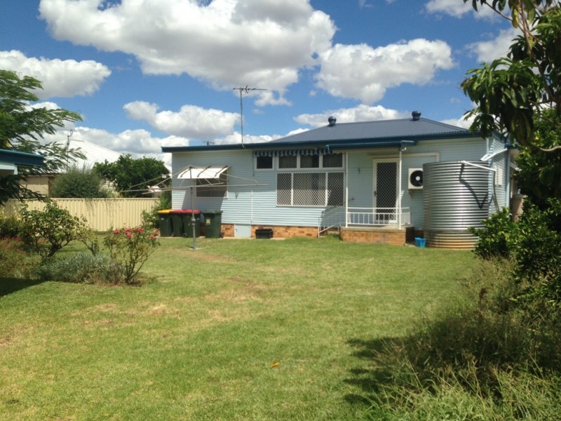 16 Preston Ave, Tamworth NSW 2340