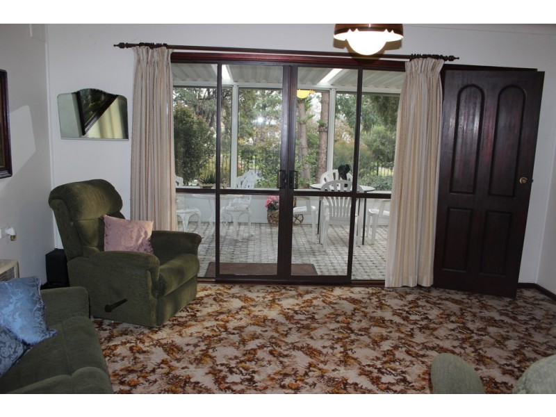 15 Central Avenue, Tamworth NSW 2340
