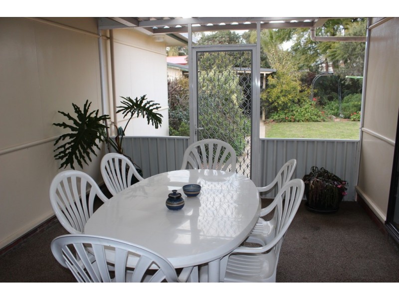 15 Central Avenue, Tamworth NSW 2340