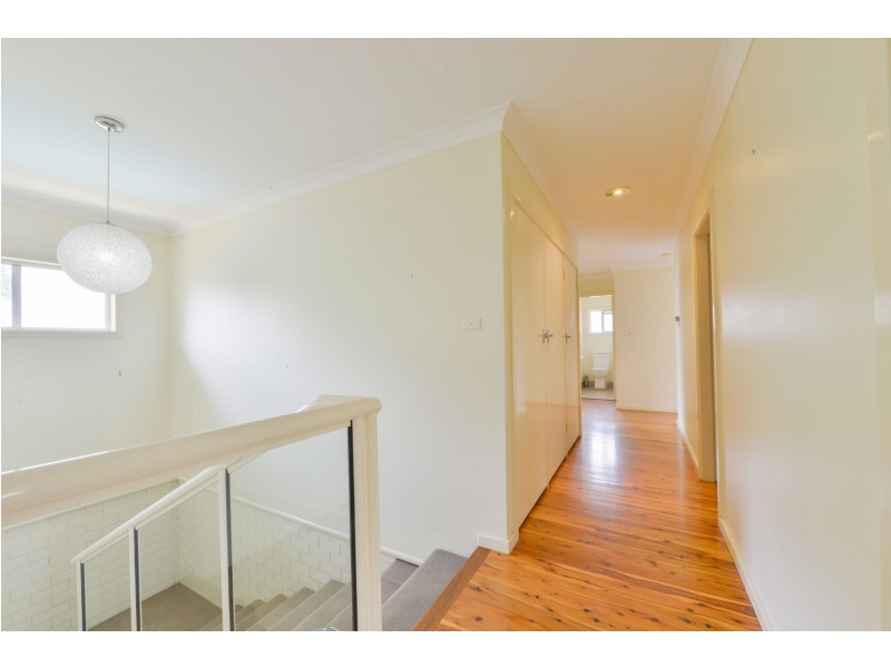 9 Carmichael Ave, Tamworth NSW 2340