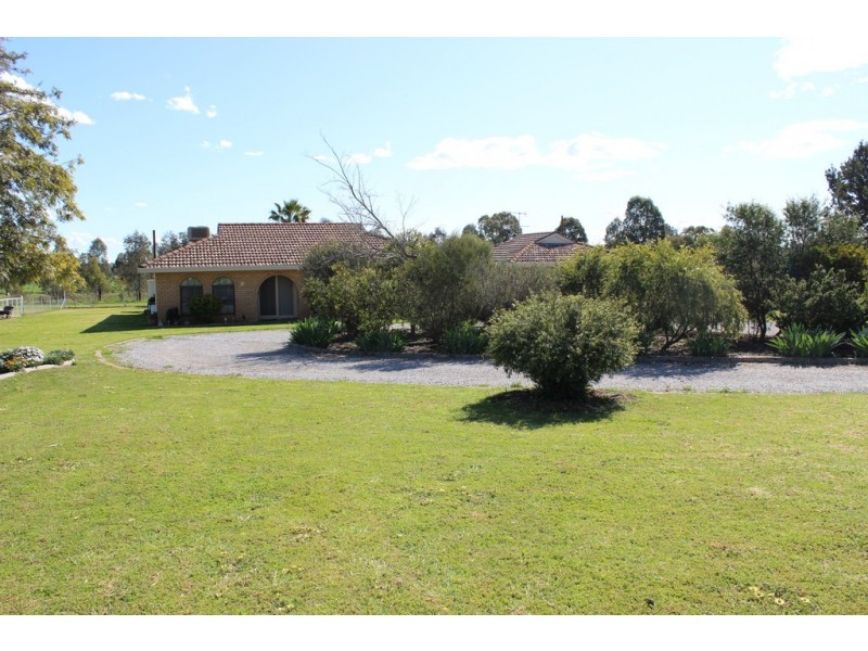 1411 Manilla Road, Tamworth NSW 2340