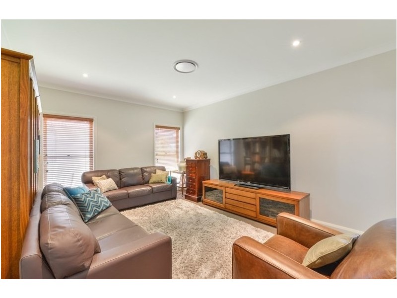 38 The Grange, Tamworth NSW 2340