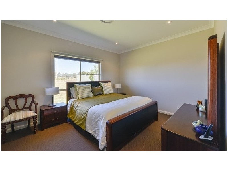 38 The Grange, Tamworth NSW 2340