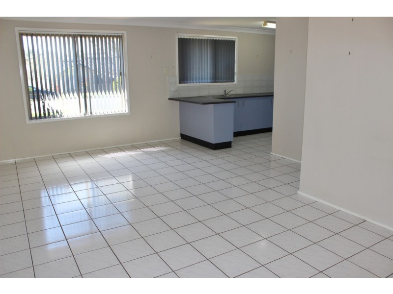 24 Banjos Circuit, Tamworth NSW 2340