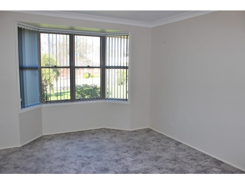 24 Banjos Circuit, Tamworth NSW 2340