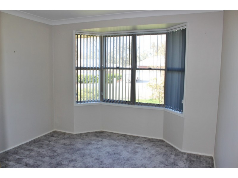 24 Banjos Circuit, Tamworth NSW 2340