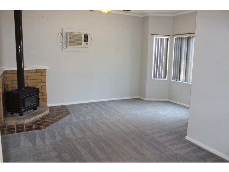 32 Robert Street, Tamworth NSW 2340