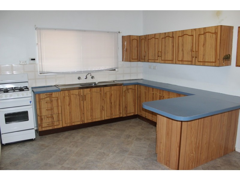 32 Robert Street, Tamworth NSW 2340