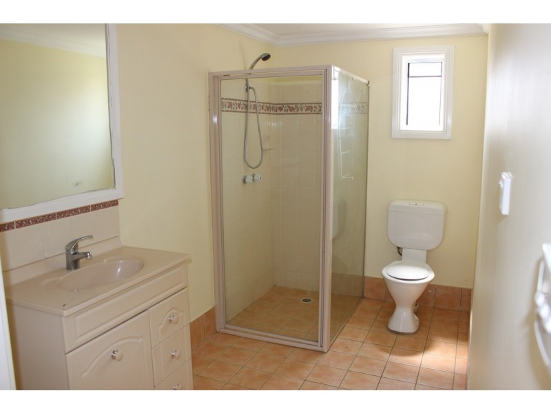 32 Robert Street, Tamworth NSW 2340