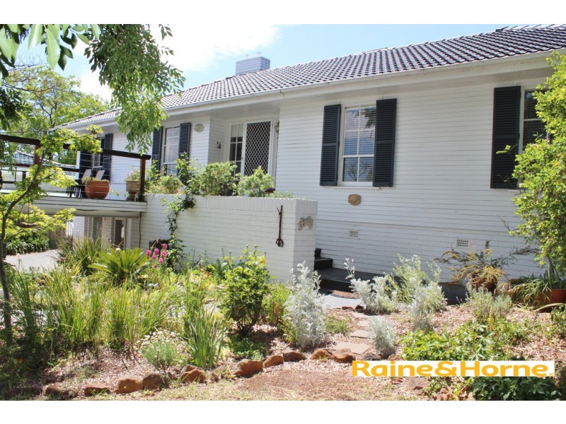 120 Raglan Street, Tamworth NSW 2340