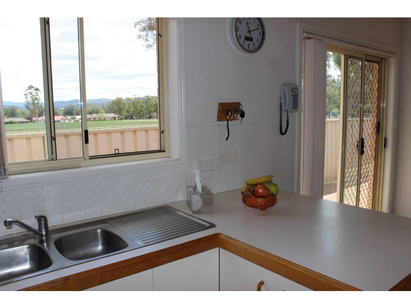 Unit 2-4 Gunn Place, Tamworth NSW 2340