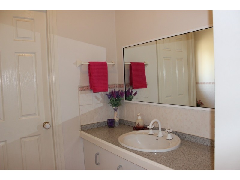 Unit 2-4 Gunn Place, Tamworth NSW 2340