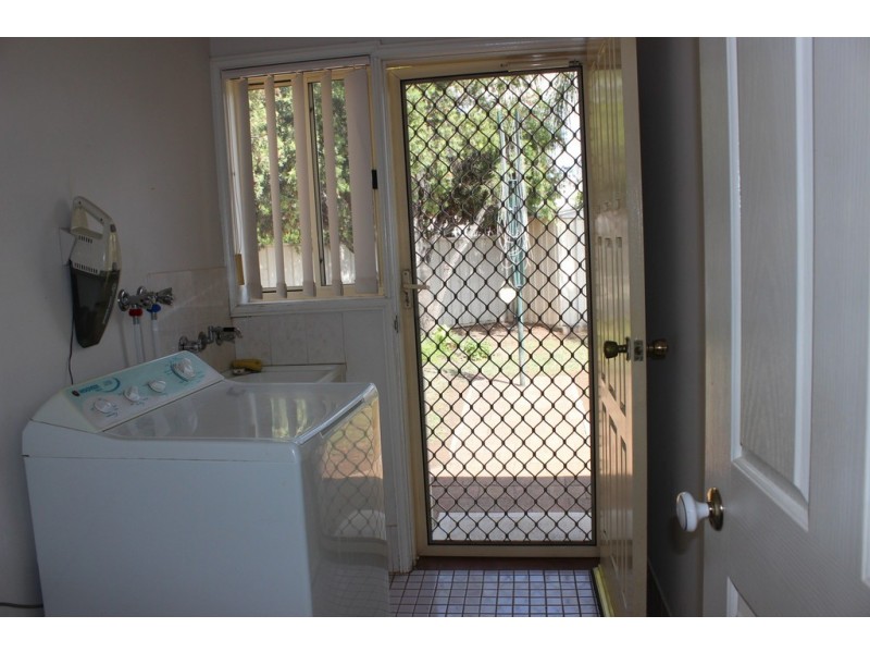 Unit 2-4 Gunn Place, Tamworth NSW 2340