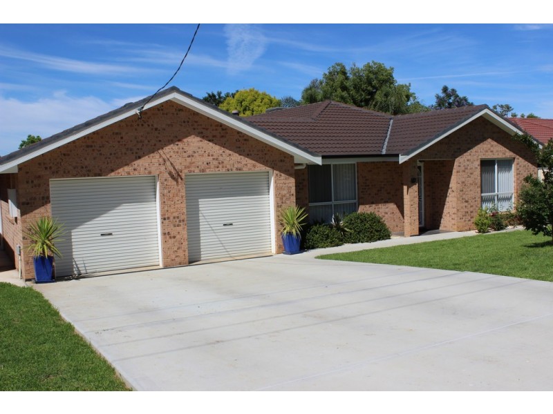 39 Ridge Street, Tamworth NSW 2340