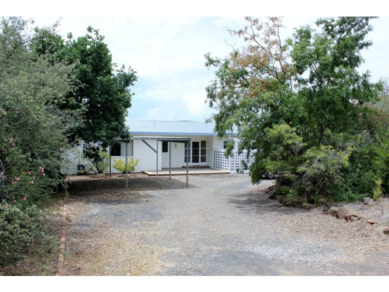 135 Calala Lane, Tamworth NSW 2340