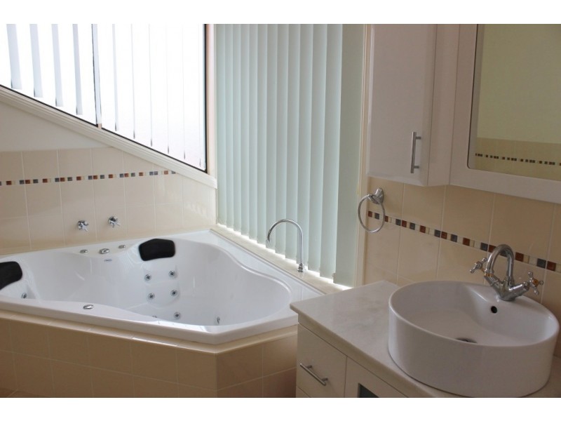 30 The Heights, Tamworth NSW 2340