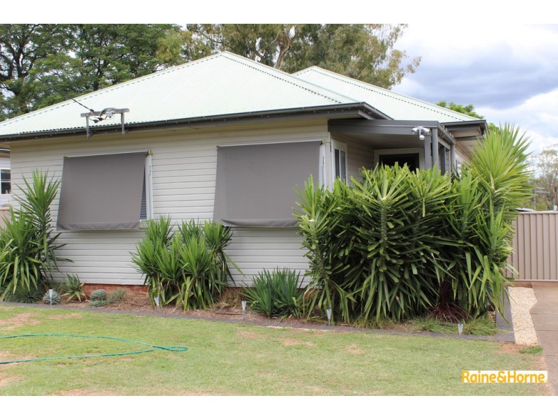 21 Parry Street, Tamworth NSW 2340