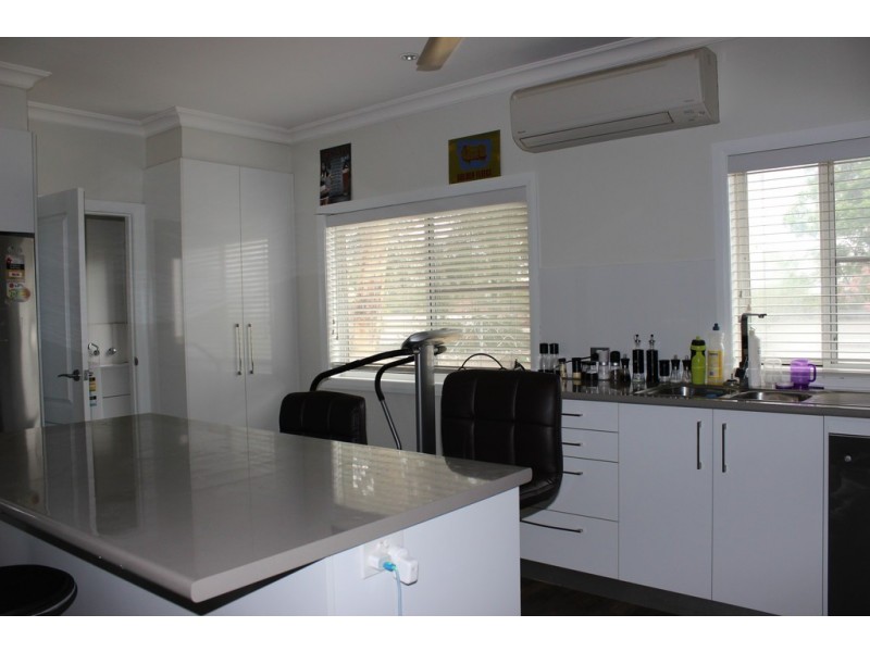 21 Parry Street, Tamworth NSW 2340