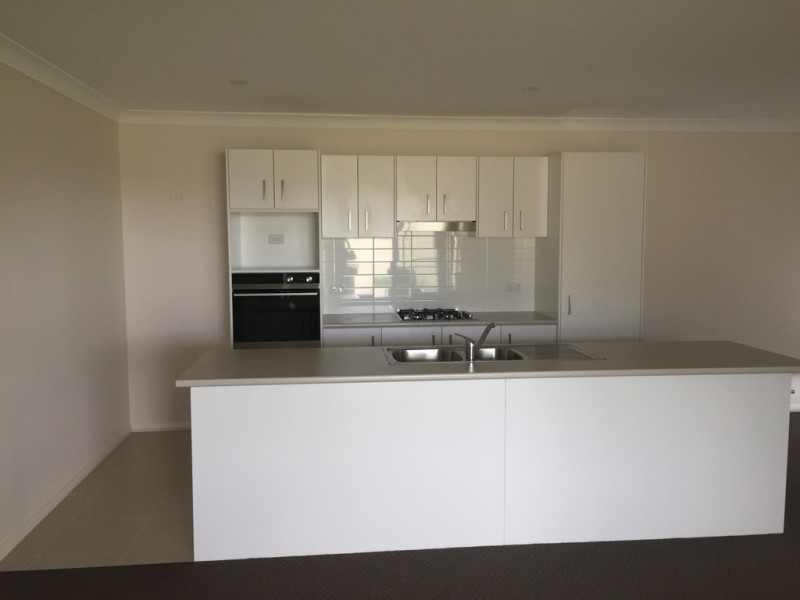 37 Flemming Crescent, Tamworth NSW 2340