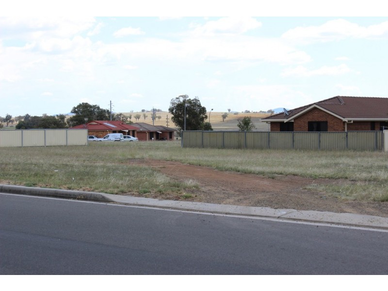 30 Flemming Crescent, Tamworth NSW 2340