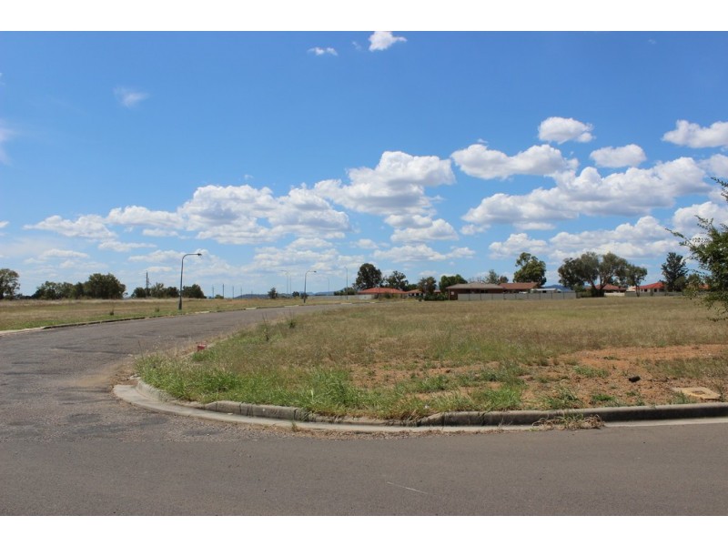 2 Dewhurst Street, Tamworth NSW 2340