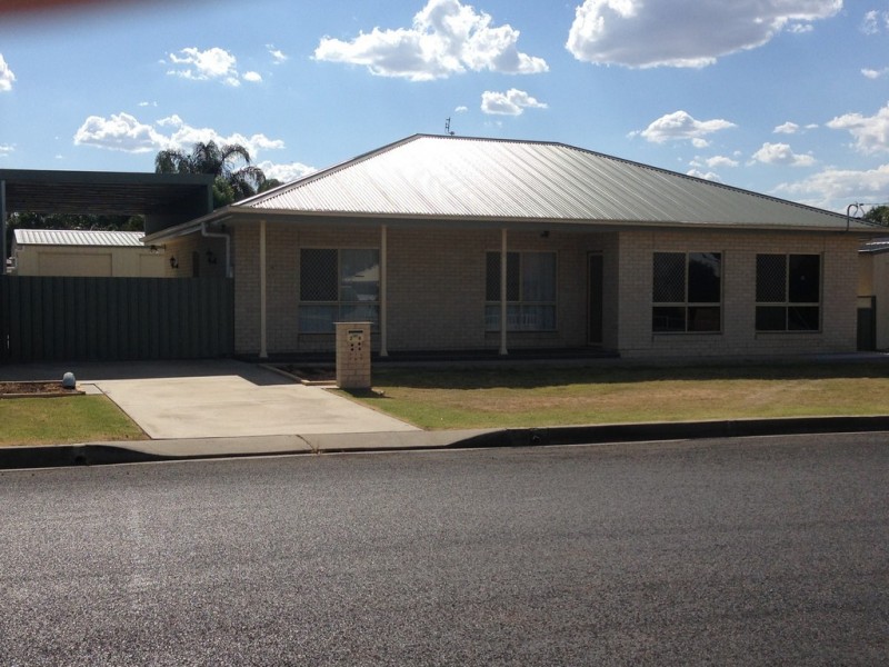 26 Edinburgh Street, Tamworth NSW 2340