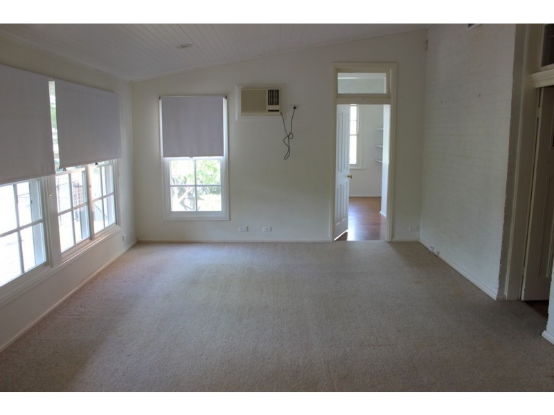 79 White Street, Tamworth NSW 2340