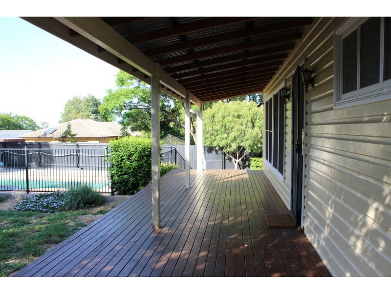 79 White Street, Tamworth NSW 2340