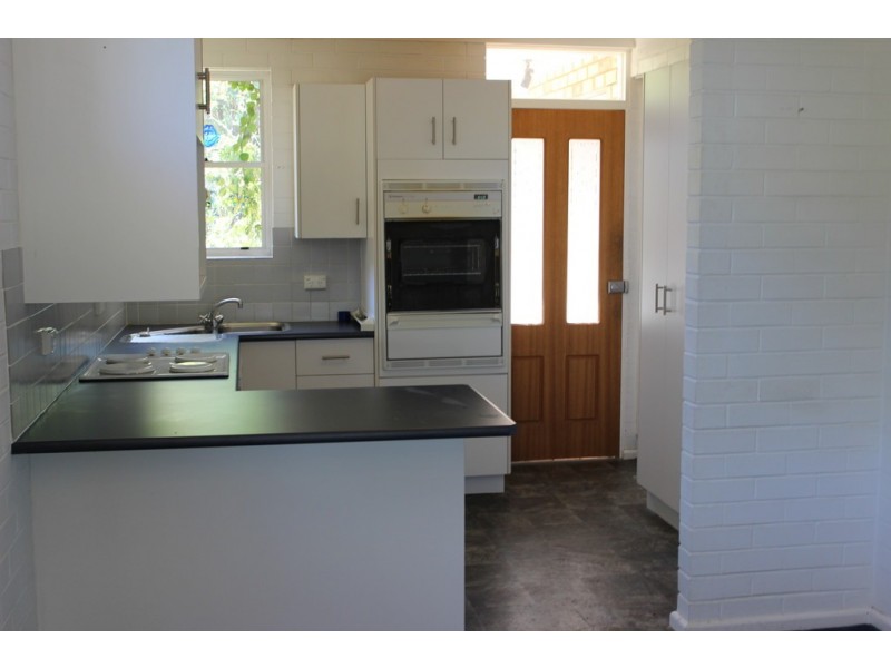 130 Napier Street, Tamworth NSW 2340