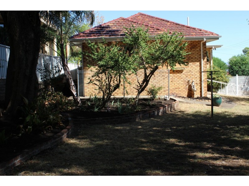130 Napier Street, Tamworth NSW 2340