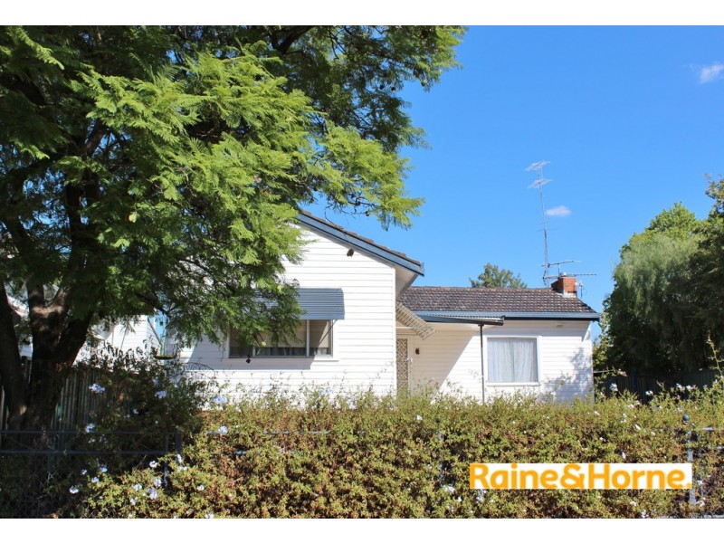 14 Thomas Street, Tamworth NSW 2340