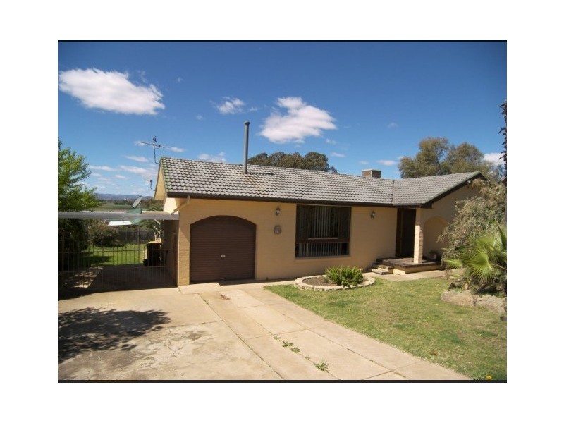 13 Graham Street, Tamworth NSW 2340