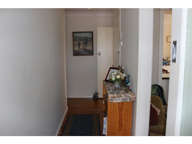 42 Erwin Street, Tamworth NSW 2340