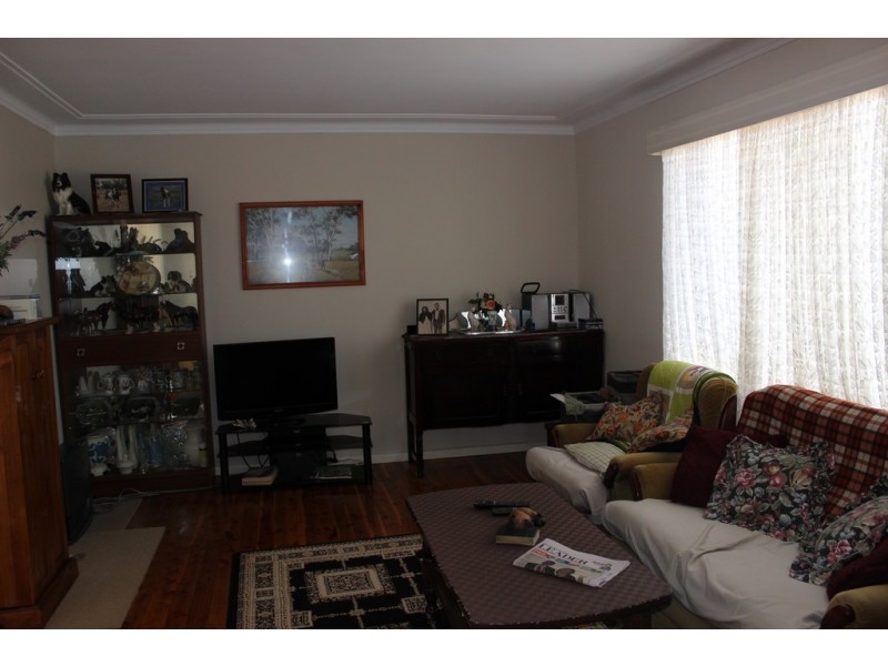 42 Erwin Street, Tamworth NSW 2340