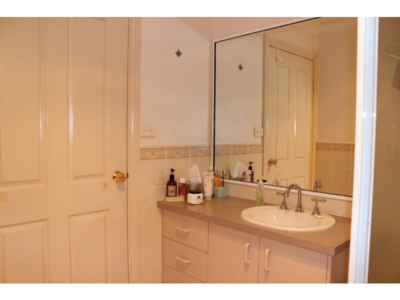 2a Parry Street, Tamworth NSW 2340