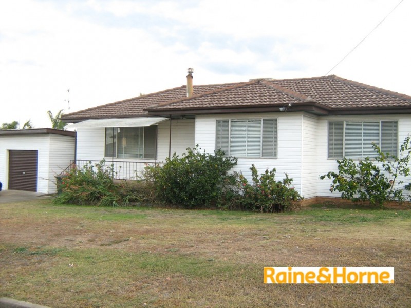 24 Cypress street, Tamworth NSW 2340