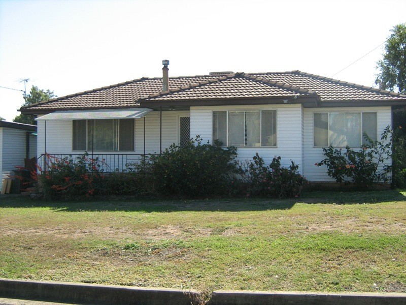 24 Cypress street, Tamworth NSW 2340