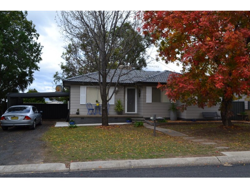 10 Susan Street, Kootingal NSW 2352